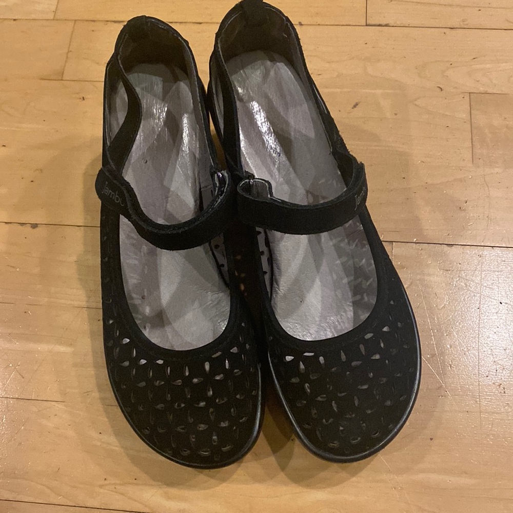Jambu shoes